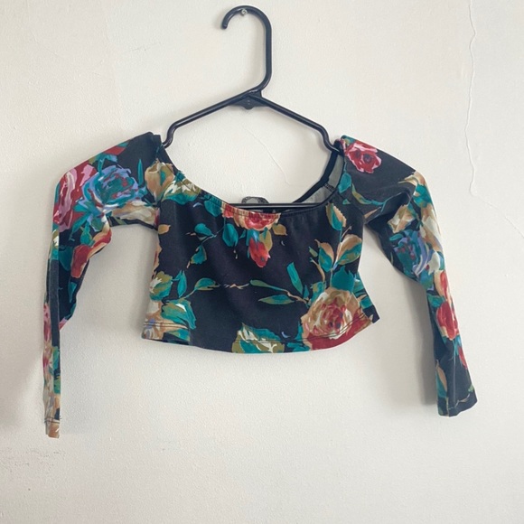Floral Crop Top - Picture 2 of 2